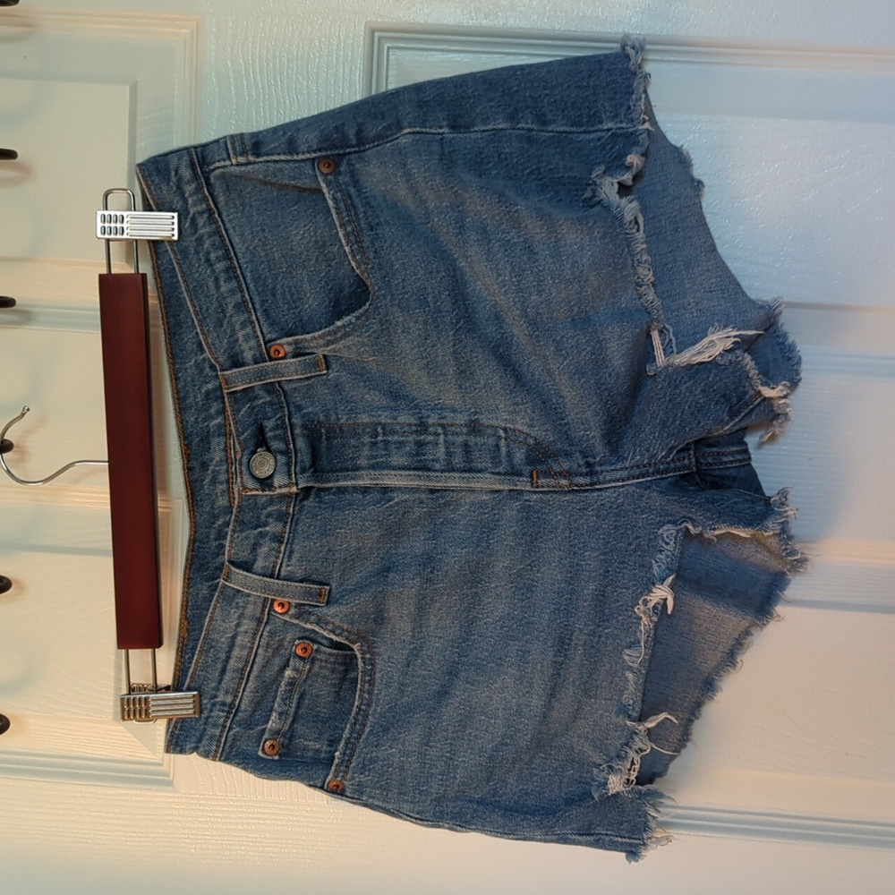 29W Levi’s Women’s 501 Blue Jean Shorts